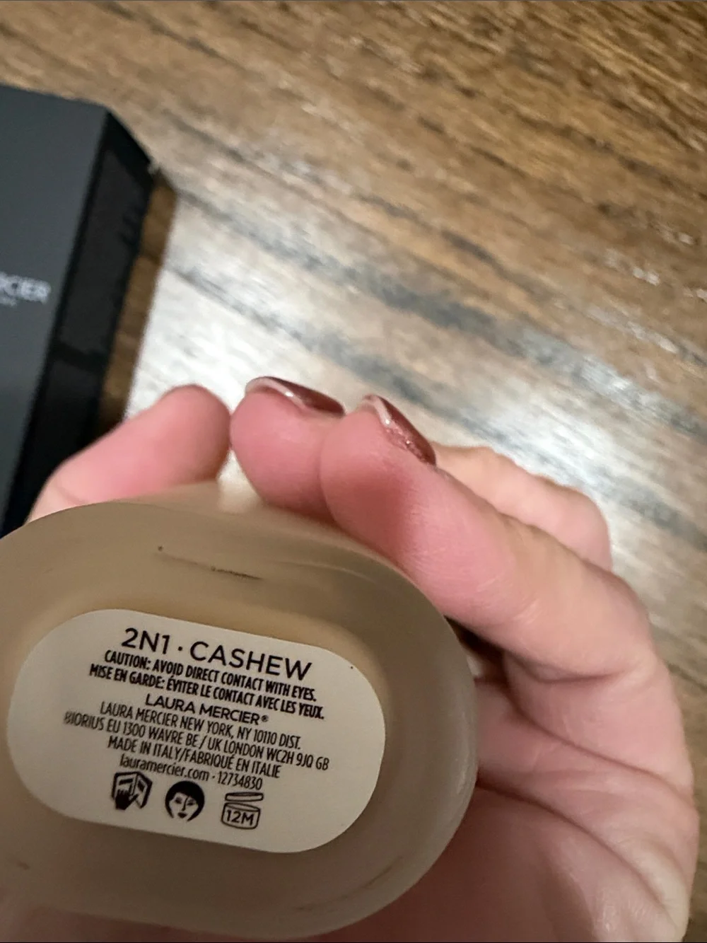 Laura Mercier Real Flawless Weightless Perfecting Foundation - 2N1 Cashew
